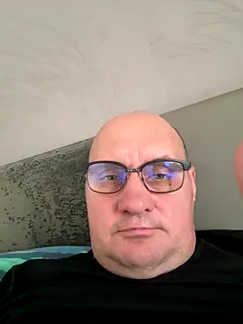 vanjbi45 online show from September 18, 6:59 am