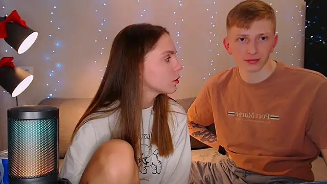 juliaanddima online show from December 29, 8:48 pm