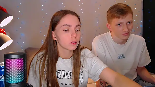 juliaanddima online show from February 18, 12:37 am