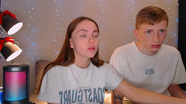 juliaanddima online show from February 19, 12:35 am