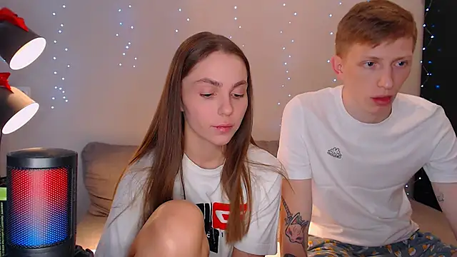 juliaanddima online show from February 25, 6:58 am