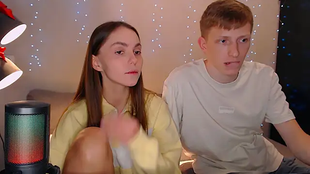 juliaanddima online show from February 26, 9:37 pm