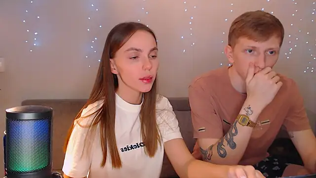 juliaanddima online show from March 13, 12:05 am