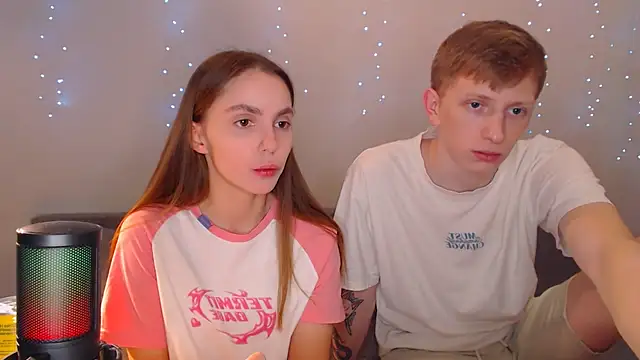 juliaanddima online show from March 15, 9:49 pm