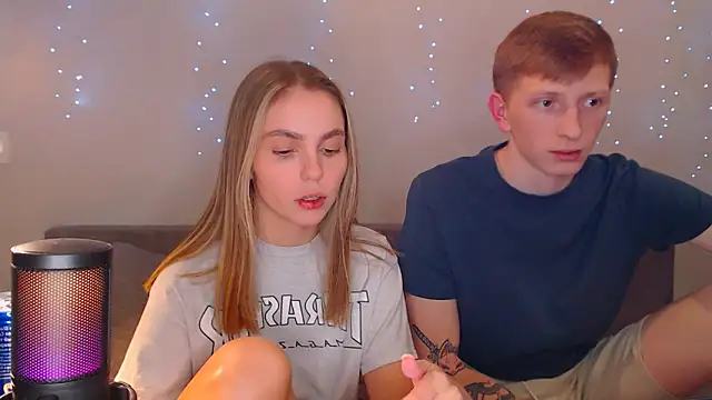 juliaanddima online show from March 18, 9:10 pm