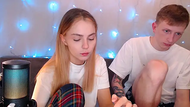 juliaanddima online show from September 20, 10:00 pm