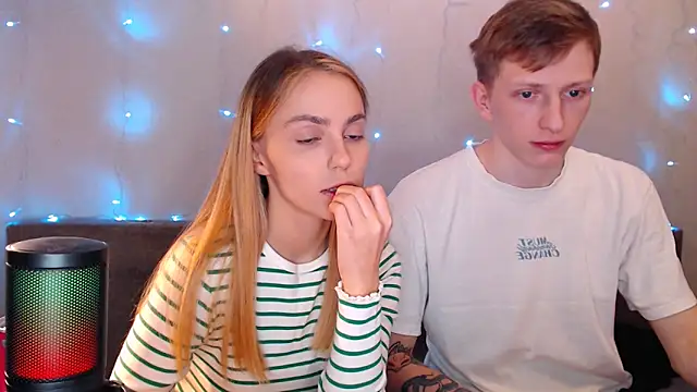 juliaanddima online show from October 11, 9:35 pm