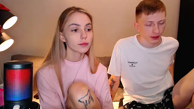 juliaanddima online show from October 20, 11:16 pm