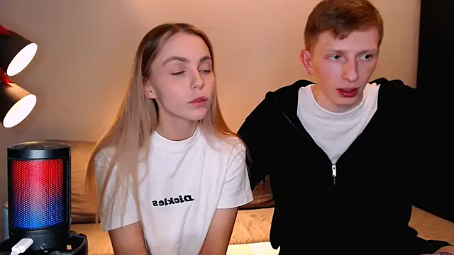 juliaanddima online show from November 21, 9:24 pm