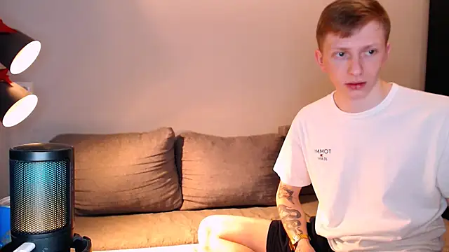 juliaanddima online show from November 24, 9:42 am