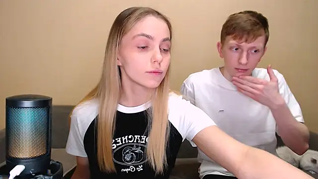 juliaanddima online show from February 7, 9:51 pm