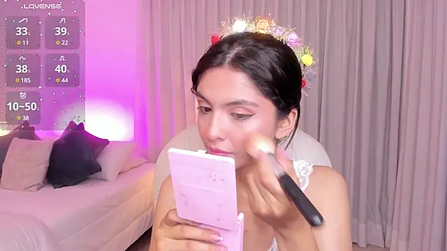 miiaa evans online show from December 4, 3:26 am