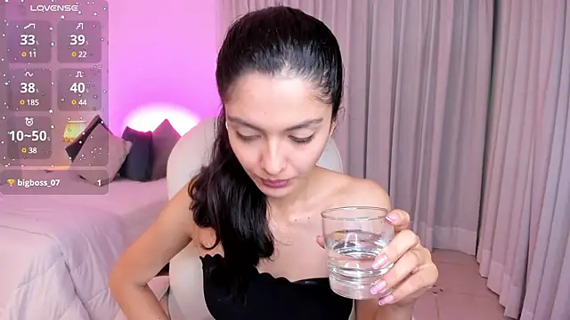 miiaa evans online show from December 28, 3:15 am