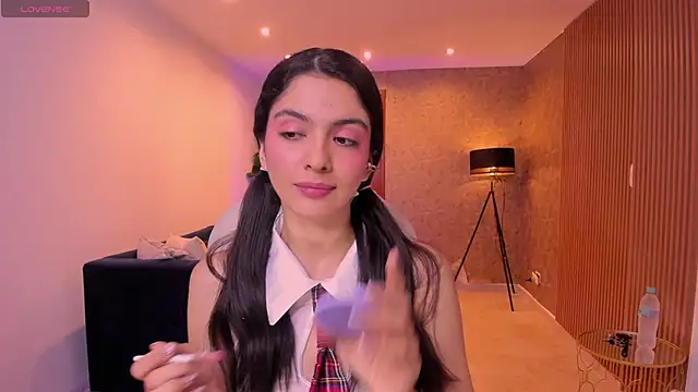 miiaa evans online show from October 21, 10:38 am