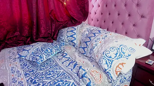 Snapshot of Room312_ chatting on October 31, 6:42 pm Room312  online show from October 31, 6:42 pm