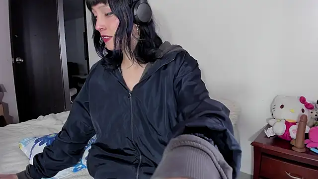Room312  online show from July 31, 3:33 pm