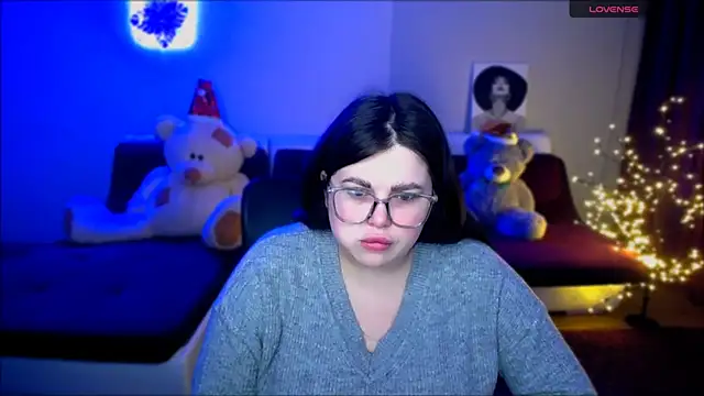 Emily Mo online show from December 4, 6:44 am