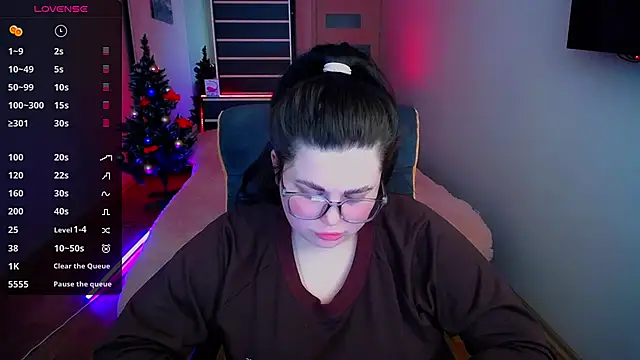 Emily Mo online show from December 13, 9:46 am