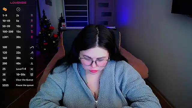 Emily Mo online show from December 14, 6:35 am