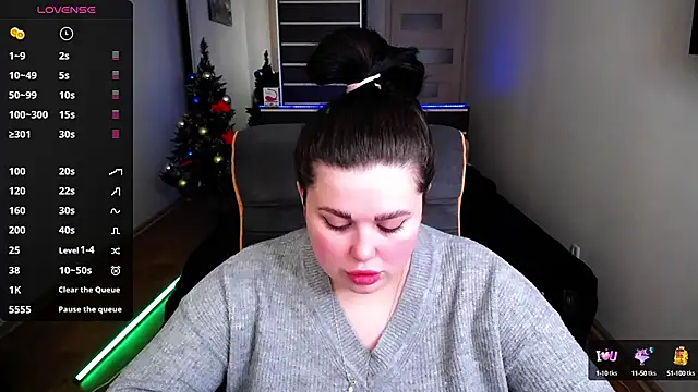 Emily Mo online show from December 18, 9:47 am