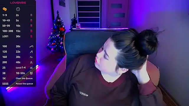 Emily Mo online show from December 20, 9:32 am
