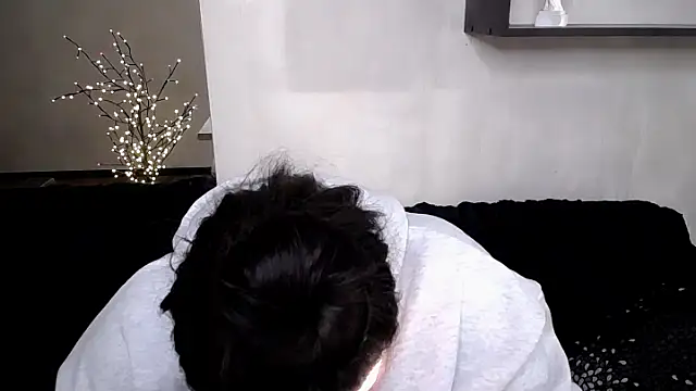 Emily Mo online show from November 4, 6:34 am