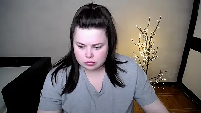 Emily Mo online show from May 7, 5:46 am