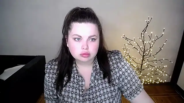 Emily Mo online show from May 13, 5:49 am