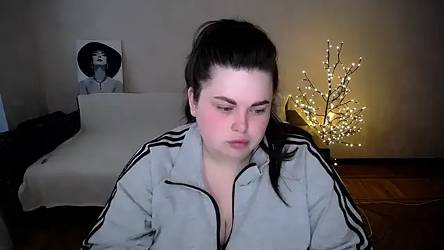 Emily Mo online show from May 29, 5:49 am