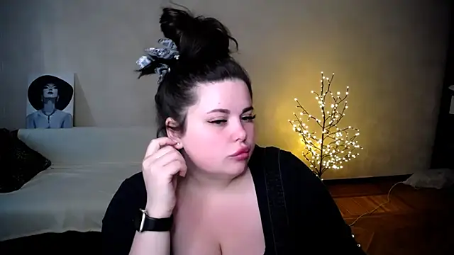 Emily Mo online show from June 16, 5:32 am