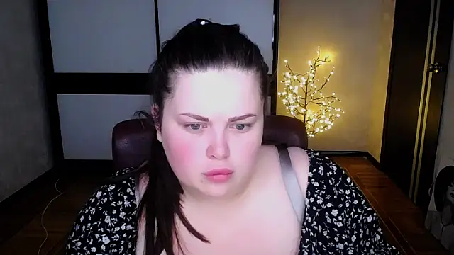 Emily Mo online show from July 19, 5:44 am