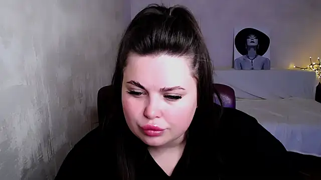 Emily Mo online show from August 5, 7:44 am