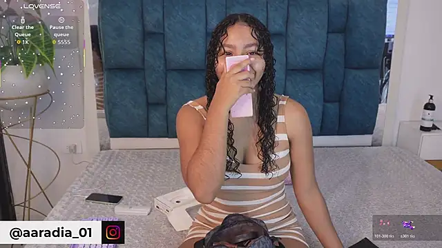 Snapshot of Anais_aradia chatting on March 6, 7:05 am Anais aradia online show from March 6, 7:05 am