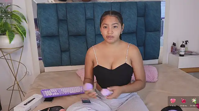 Snapshot of Anais_aradia chatting on March 25, 7:36 am Anais aradia online show from March 25, 7:36 am