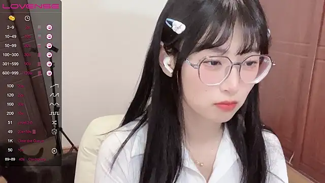 4uoki online show from January 28, 3:57 pm