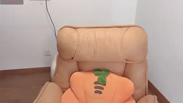 4uoki online show from November 15, 4:25 pm