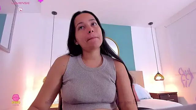 Snapshot of lucy_blue28 chatting on June 10, 12:59 pm lucy blue28 online show from June 10, 12:59 pm