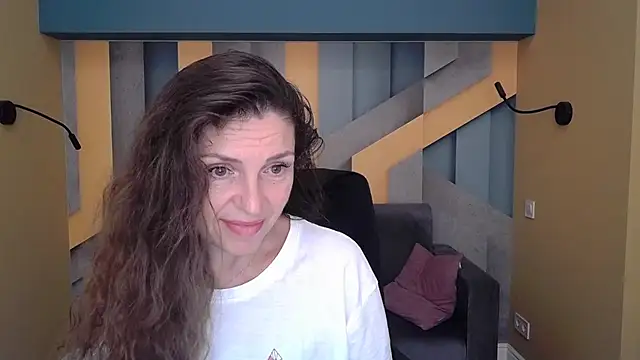 EllaLong online show from October 5, 11:30 am