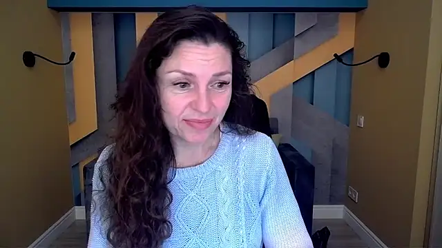 Snapshot of EllaLong chatting on February 27, 12:27 pm EllaLong online show from February 27, 12:27 pm