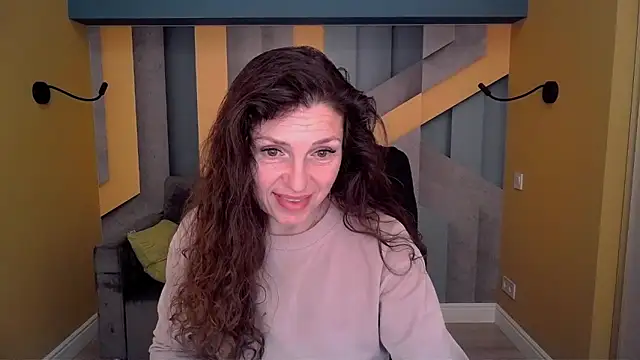 Snapshot of EllaLong chatting on March 17, 12:30 pm EllaLong online show from March 17, 12:30 pm