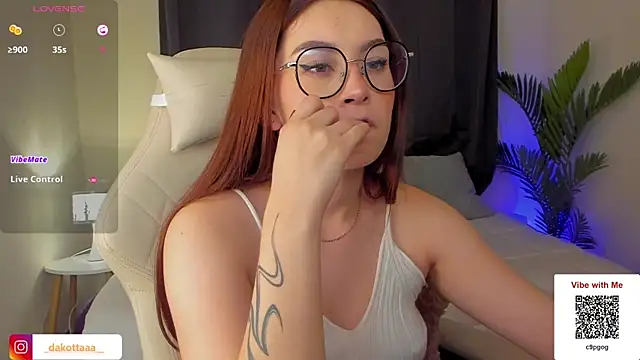 Snapshot of dakottaa_ chatting on January 22, 10:26 pm dakottaa online show from January 22, 10:26 pm