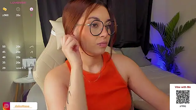 Snapshot of dakottaa_ chatting on February 1, 3:19 am dakottaa online show from February 1, 3:19 am