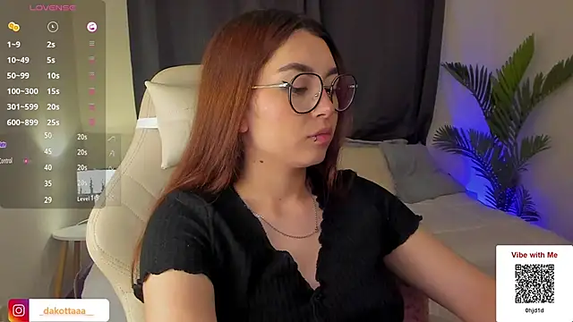 Snapshot of dakottaa_ chatting on March 6, 12:10 am dakottaa online show from March 6, 12:10 am