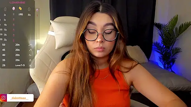 Snapshot of dakottaa_ chatting on September 15, 11:27 pm dakottaa online show from September 15, 11:27 pm
