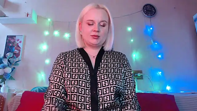 Snapshot of Karolina_love_ chatting on December 31, 12:15 pm Karolina love online show from December 31, 12:15 pm