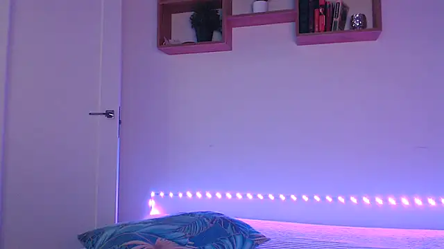 Karolina love  online show from April 8, 12:43 am