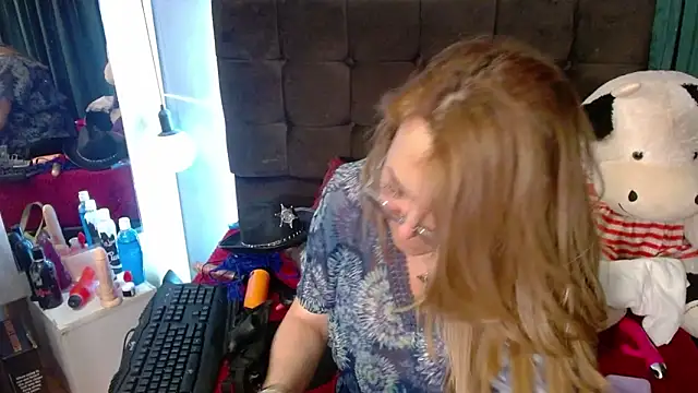 Snapshot of RubyWatson50 chatting on December 5, 2:42 am RubyWatson50 online show from December 5, 2:42 am