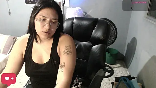 Snapshot of DanelyLopez chatting on March 20, 12:15 am DanelyLopez online show from March 20, 12:15 am