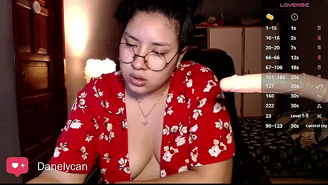 DanelyLopez online show from May 2, 1:43 am