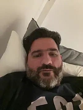 Snapshot of Maxi_TheBigDaddy chatting on December 18, 6:14 pm Maxi TheBigDaddy online show from December 18, 6:14 pm